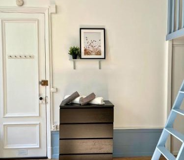 Besancon Old Town Apartment | - N26- Studio calme et lumineux cœur de ville