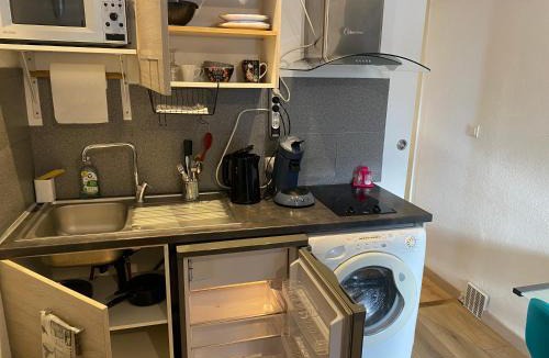 Malzeville Apartment | Nancy, Magnifique studio totalement climatisé, meublé, salle de bains et wc séparés, parking privé, cuisine équipée, WIFI