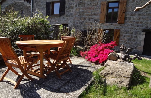 Desaignes House | Nature break and hike in the green Ardèche.