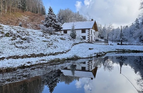 Servance-Miellin House | Nature estate with private pond and sauna - sleeps 10 - absolute calm 🌲