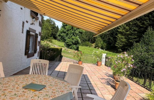 Servance-Miellin House | Nature estate with private pond and sauna - sleeps 10 - absolute calm 🌲