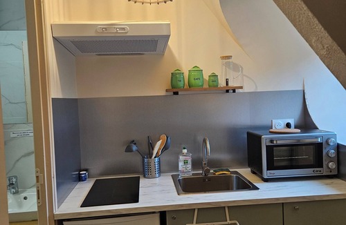 Mont-sous-Vaudrey Apartment | Nature getaway at the château - woodland ambience & calm