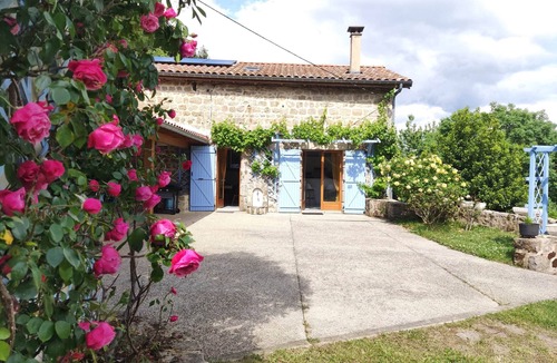 Saint-Prix House | Nature house in the Monts d'Ardèche with sauna, cabin and river