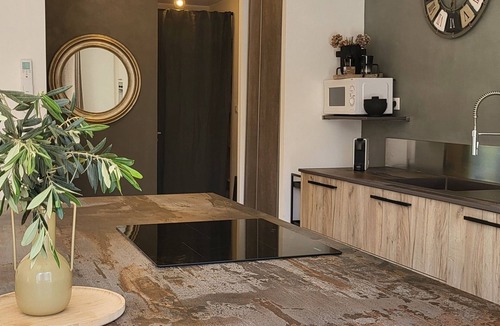 La Roque-sur-Pernes House | Nature, sport, well-being and culture stay in Provence