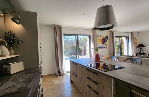 La Roque-sur-Pernes House | Nature, sport, well-being and culture stay in Provence