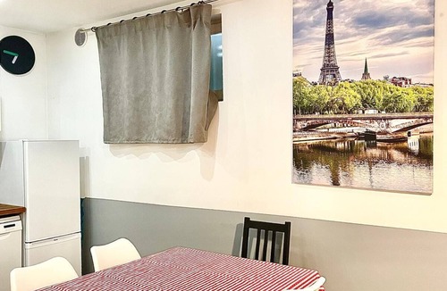 Villejuif House | Near Paris - 9 Bedrooms - 5 Baths - Parking - Aircon