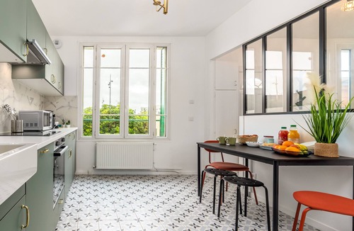Juvisy-sur-Orge House | Near to Paris & Orly Airport. Lovely house, one minute walk Juvisy train station