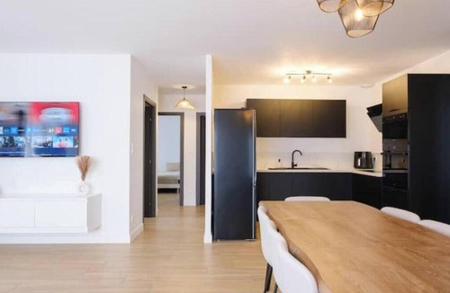 Larnaud House | New Villa (2025) - Peaceful & Comfortable, Sleeps 8, JURA