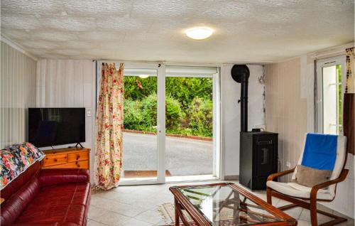 Chambornay-les-Pin Apartment | Nice Apartment In Chambornay-Lès-Pin