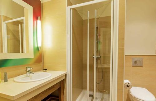 Hattigny House | Nice apartment in villa for 8 guests with pool, WIFI, hot tub, TV and terrace