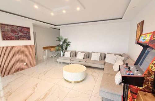 Asiatique Apartment | Nice Apartment with amazing view of Paris with private Parking