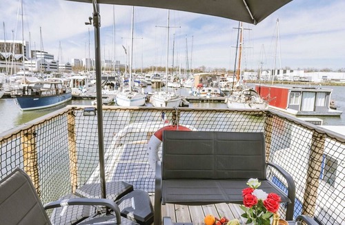 Bassins a Flot Boat Rental | Nightboat Péniche