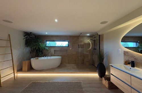 Vaivre-et-Montoille Bed & Breakfast | Nordic Suite with lake view, private sauna, and relaxation bath