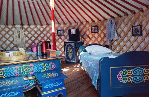 Chevinay Other | Notre yourte mongole