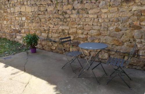 Saint-Christophe-en-Brionnais Apartment | Nuit romantique