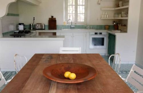 Carpentras House | Old farmhouse with majestic view of the vineyards