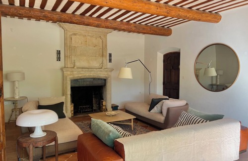 Carpentras House | Old farmhouse with majestic view of the vineyards