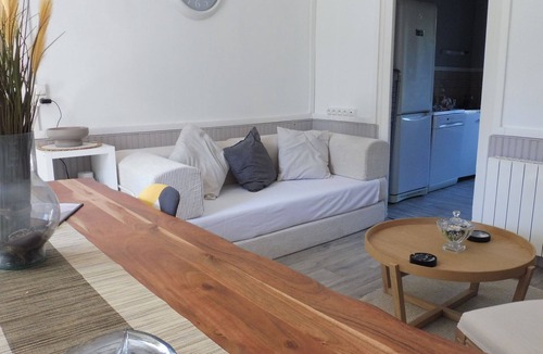 Auzat-la-Combelle House | Old house in Auvergne 10 pers, 4 bedrooms, Large garden, Dogs welcome