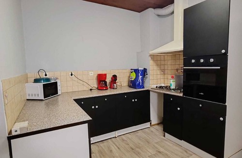 Auzat-la-Combelle House | Old house in Auvergne 10 pers, 4 bedrooms, Large garden, Dogs welcome