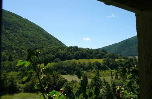 Vesc House | Old secluded sheepfold, surrounded by nature, superb view, sun/freshness/silence