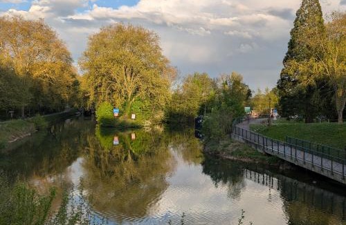 Paroisse Notre-Dame Bed & Breakfast | péniche Ino Lefkothea II chambre d'hôtes