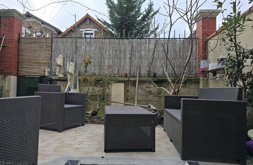 Noisy-le-Sec Apartment | Paisible Studio. Proche de Tout Commerces, Services et Transports