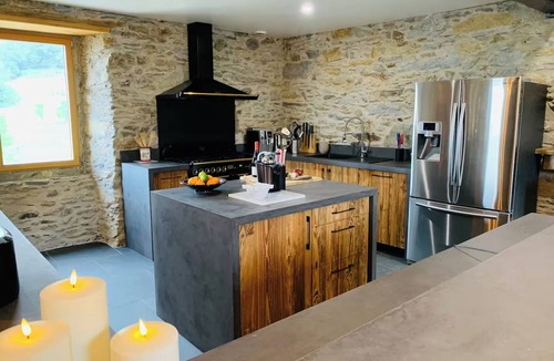 Azet Ski Chalet | Panoramic Lodge Chalet – Luxury, Pyrenees View, 12 People, Sauna, Nordic Bath & Premium Services