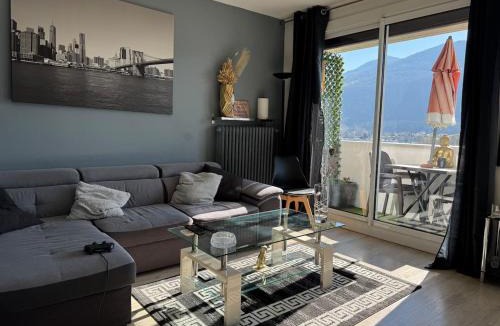 Saint-Martin-d'Heres Apartment | Panoramic top floor - Mountain view - 6 people 2 chambres