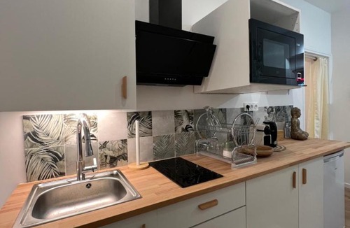 La Ville-du-Bois Apartment | PARENTHESE LOVE - Bali Mon Amour Suite Balneo SPA Proche Orly-Paris