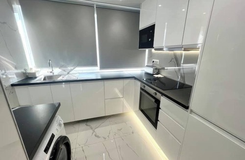 Vitry-sur-Seine Apartment | Paris- 15 min – Large 5-room apartment fully renovated – Orly Airport -15 min