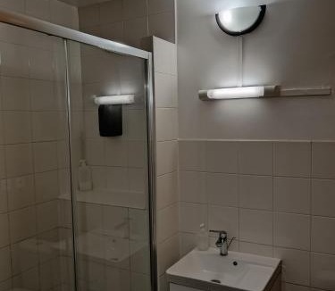 Vitry-sur-Seine Bed & Breakfast | Paris cosy private room with shared space - Chambre privée avec espace commun Paris