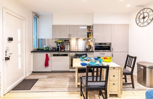 11th Arrondissement Apartment | Paris My Home, near Bastille, 2 showers & 2 wc.