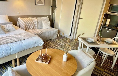Saint-Lambert Apartment | Paris Porte de Versailles Cosy Lodge 2 Appart parking wifi 4 pers