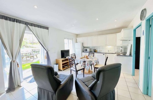 Forges-les-Bains Apartment | Pasteur