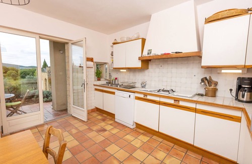Vaison-la-Romaine House | Peace and space in Vaison-la-Romaine for 16 people.