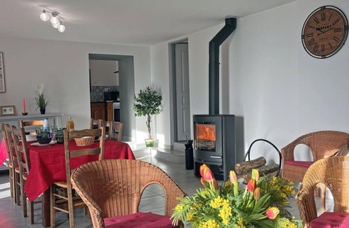Regny Cottage | Peaceful 3-bedroom house with fireplace and pet-friendly