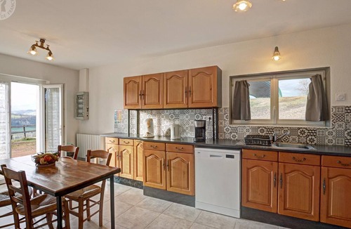 Regny Cottage | Peaceful 3-bedroom house with fireplace and pet-friendly