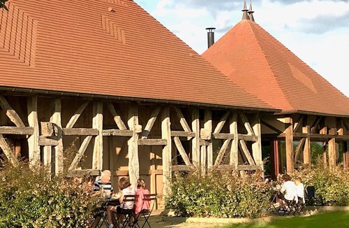 Montbeugny Cottage | Peaceful cottage for 4 guests with garden in Montbeugny