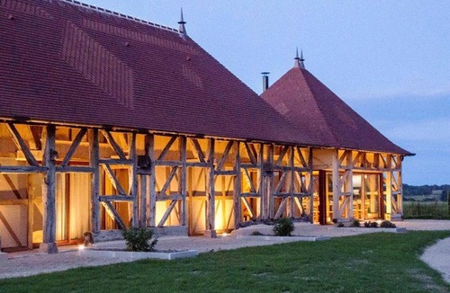 Montbeugny Cottage | Peaceful cottage for 4 guests with garden in Montbeugny