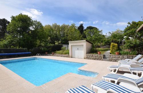 Sampzon House | Peaceful holiday home in Sampzon with pool