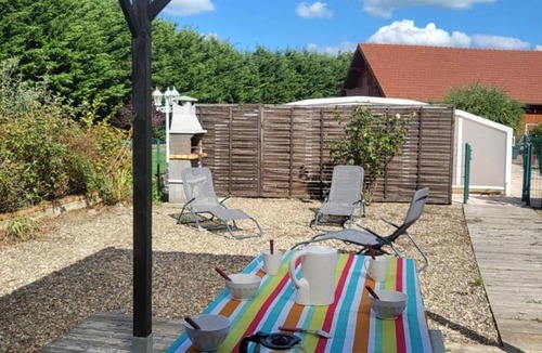 Le Theil Cottage | Peaceful retreat in Bourbonnais, covered pool, gîte for 6 people