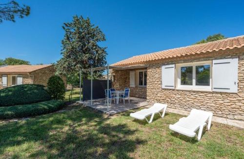 La Roque-sur-Pernes House | Peaceful stone house in Provence