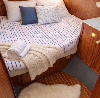 Saint-Jean-de-Losne Boat Rental | Penichette habitable max 4-5 pers terrasse vue sur l'eau ST JEAN DE LOSNE