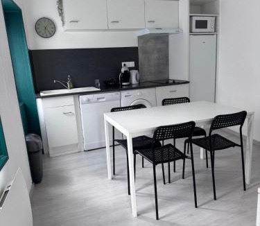 Perrier Apartment | Petit cocon près des grottes de Perrier