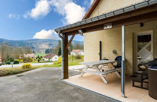 Rupt-sur-Moselle Cottage | Petite house "Gîte Sanglier" with shared terrace, Wi-Fi, and air conditioning