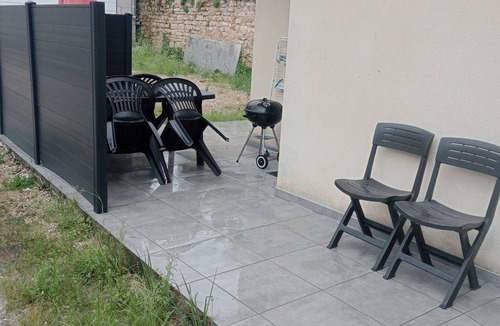 Paroisse Notre-Dame House | Petite Maisonnette Centre Ville Toute Équipée 2 Personnes Parking Terrasse