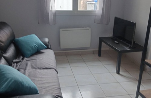 Paroisse Notre-Dame House | Petite Maisonnette Centre Ville Toute Équipée 2 Personnes Parking Terrasse
