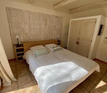 Venasque House | Pierres-Blanches