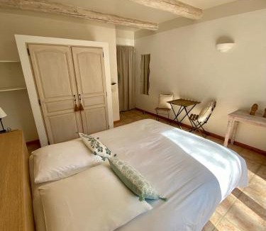 Venasque House | Pierres-Blanches