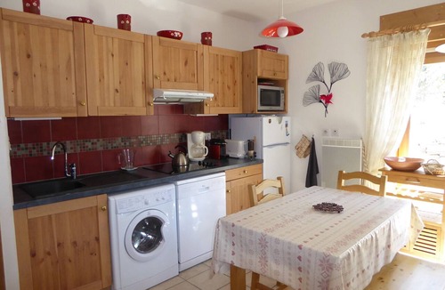 Pralognan-la-Vanoise Apartment | Pleasant 3-room apartment with garden, close to the center